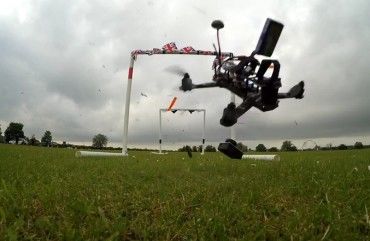 Carrera de drones del equipo Mad Dogs