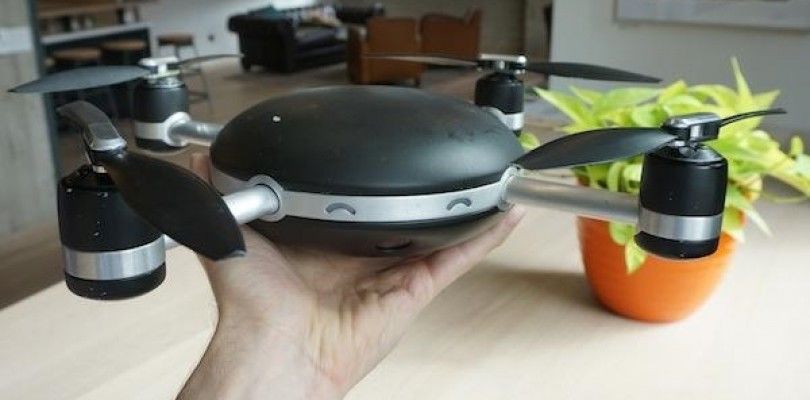 Lily robot, el dron que te sigue y graba tu vida