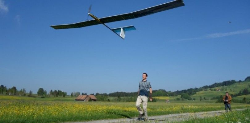 Nuevo record de vuelo perpetuo con un UAV solar