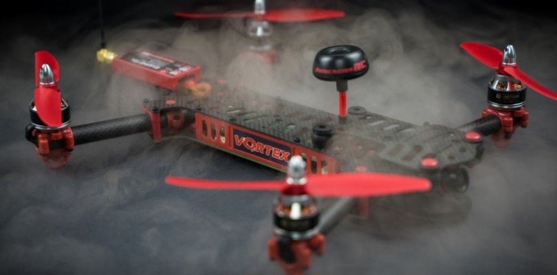 InmmersionRC Vortex, dron de carreras con cuerpo plegable