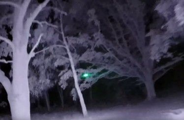 Carrera de drones nocturna con módulos infrarrojos