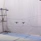 Drones construyen una pasarela de cuerda entre dos estructuras de manera autónoma