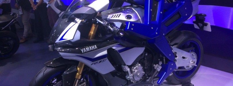 Yamaha presenta un robot capaz de conducir una motocicleta mejor que los humanos