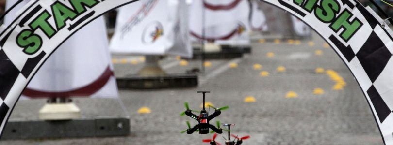 ¿Te gustan los drones de carreras? Mira la precisión del campeón de este torneo