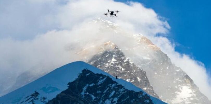 DJI alcanza nuevo récord en transporte de carga de drones en el Monte Everest