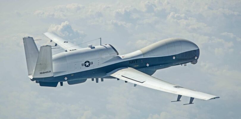 Aumento de la vigilancia sobre China por parte de Estados Unidos mediante el despliegue del dron Triton en Okinawa.